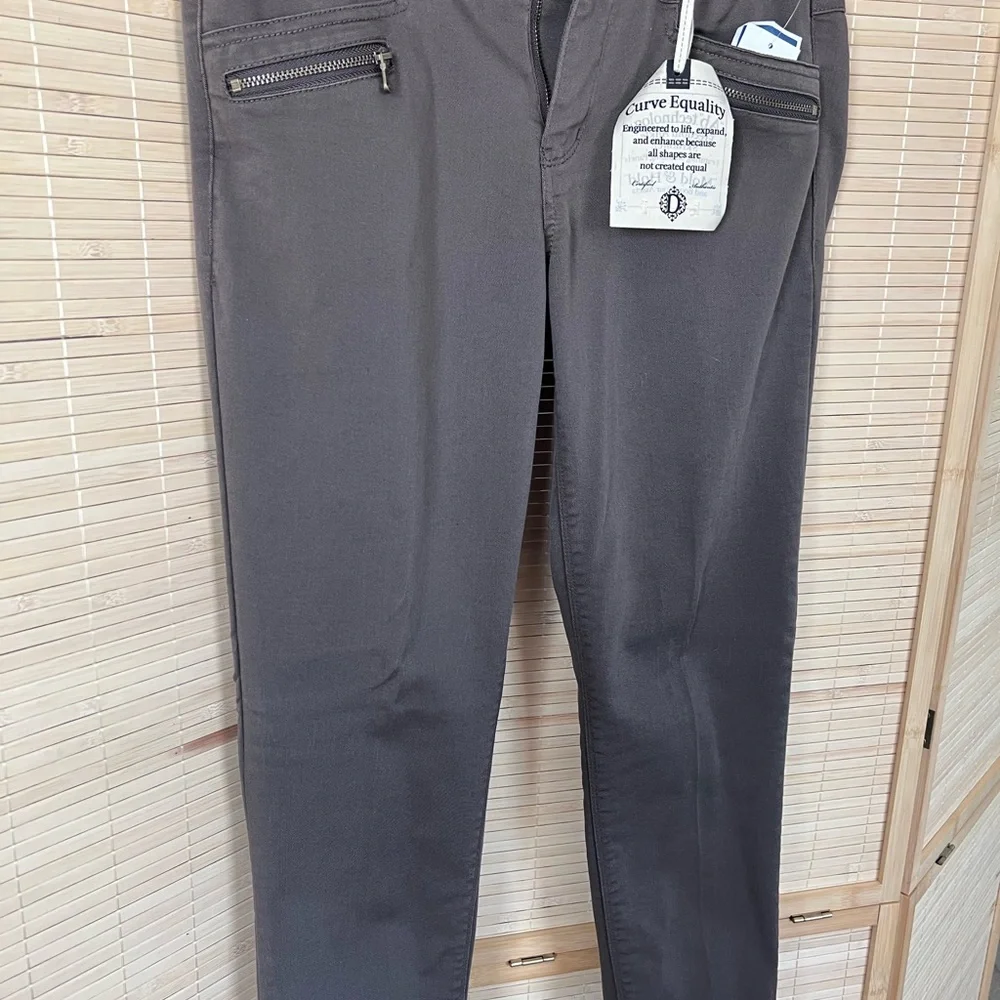 Democracy Brown Chinos Modern Sleek Design - Picture 2 of 5